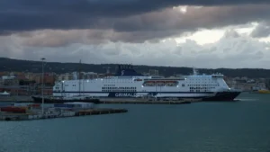 Civitavecchia Prom Statek Grimaldi Lines Cruise Bonaria w porcie Civitavecchia.