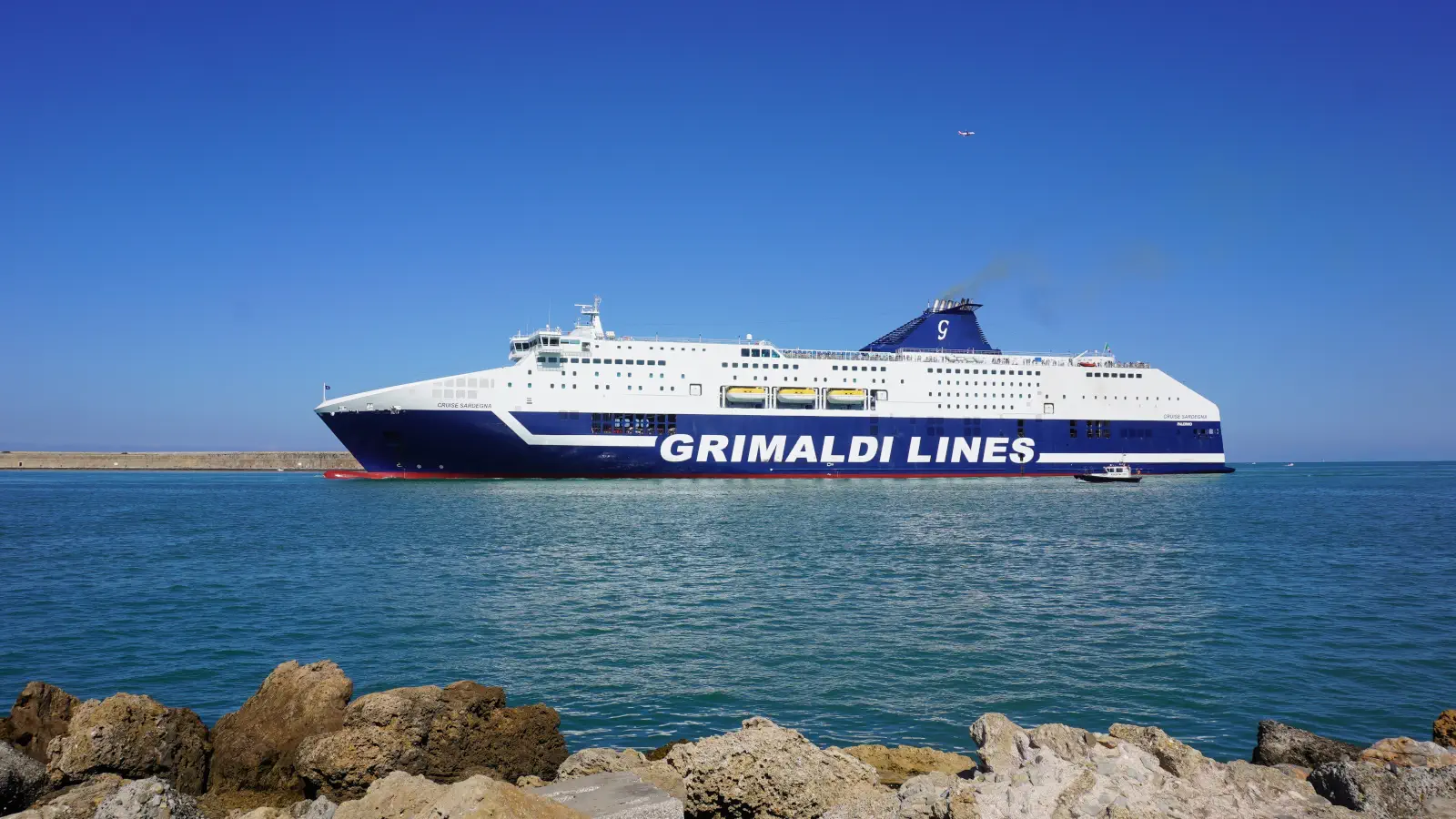 Prom Grimaldi Lines MV Cruise Sardegna kursuje między Livorno a Olbią na wyspie Sardynia.