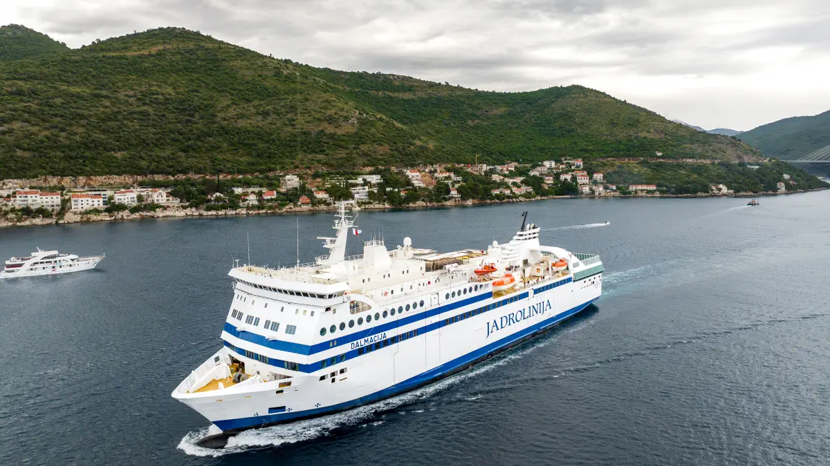 Prom Dalmacija chorwackiej firmy żeglugowej Jadrolinija.