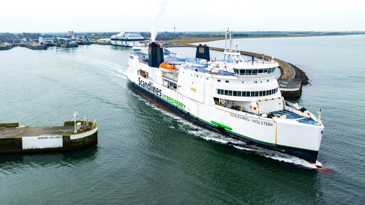 Scandlines Prom Szlezwik-Holsztyn opuszcza Puttgarden