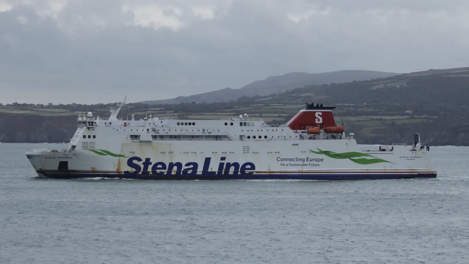 Prom Stena Line Stena Nordica kursuje pomiędzy Rosslare i Fishguard.