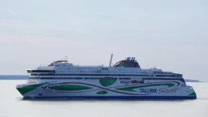 Tallink Silja Prom Nowy Megastar Tallink Silja jest wykorzystywany na trasie Tallinn-Helsinki-Tallinn i oferuje kilka codziennych rejsów między tymi dwoma miastami.